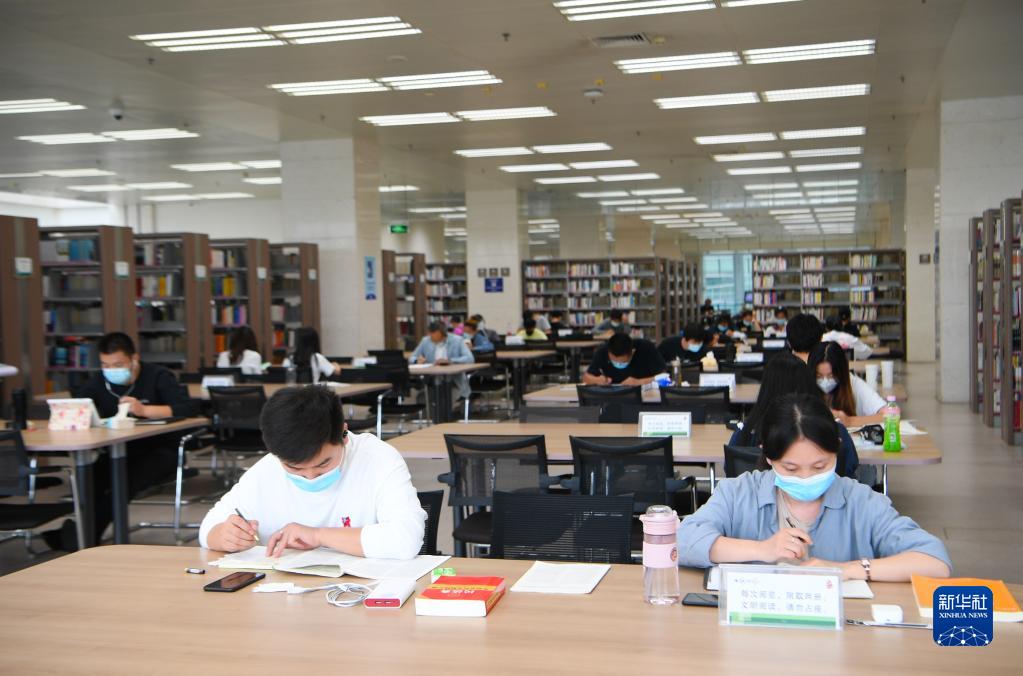 郑州图书馆恢复开放 网上预约入馆