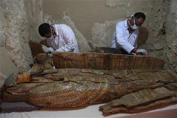 埃及发现贵族大墓　出土多具木乃伊
