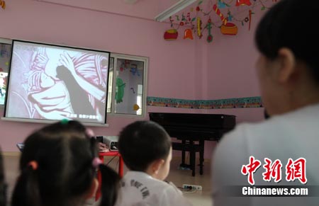 資料圖：重慶萊茵幼兒園進行了一場特殊的親子課。孟幻 攝