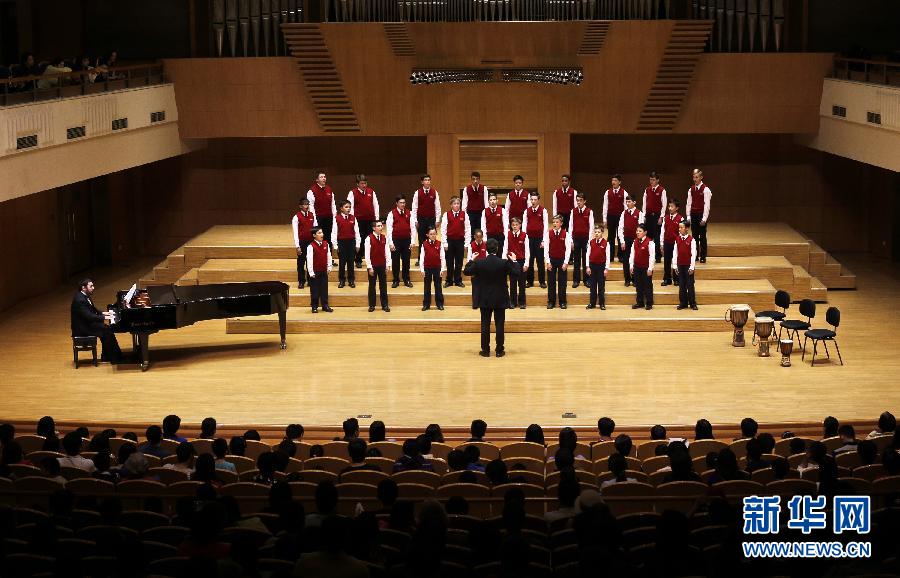 （文化）（1）美国男童合唱团在京演出