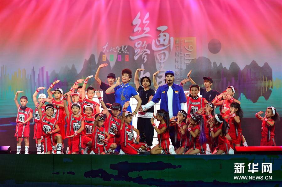 （文化）（5）第19届南宁国际民歌艺术节晚会上演