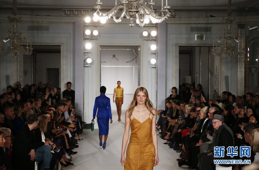 （国际）（1）Jasper Conran品牌亮相2018伦敦春夏时装周