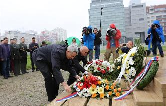 中國駐塞爾維亞大使館悼念邵雲環等烈士