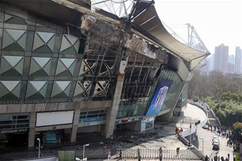 上海虹口足球场起火 火势被扑灭无人受伤