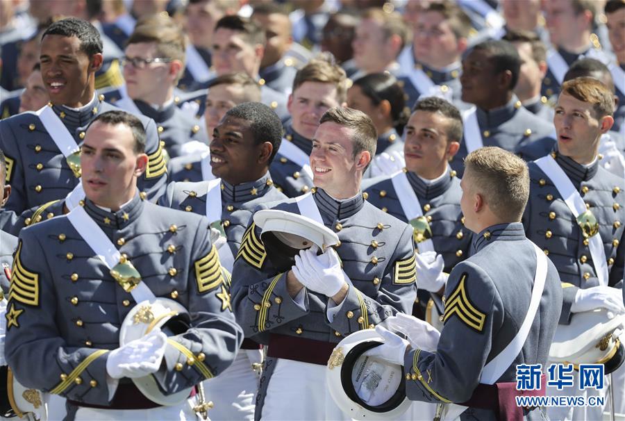 （国际）（3）美国西点军校举行毕业典礼