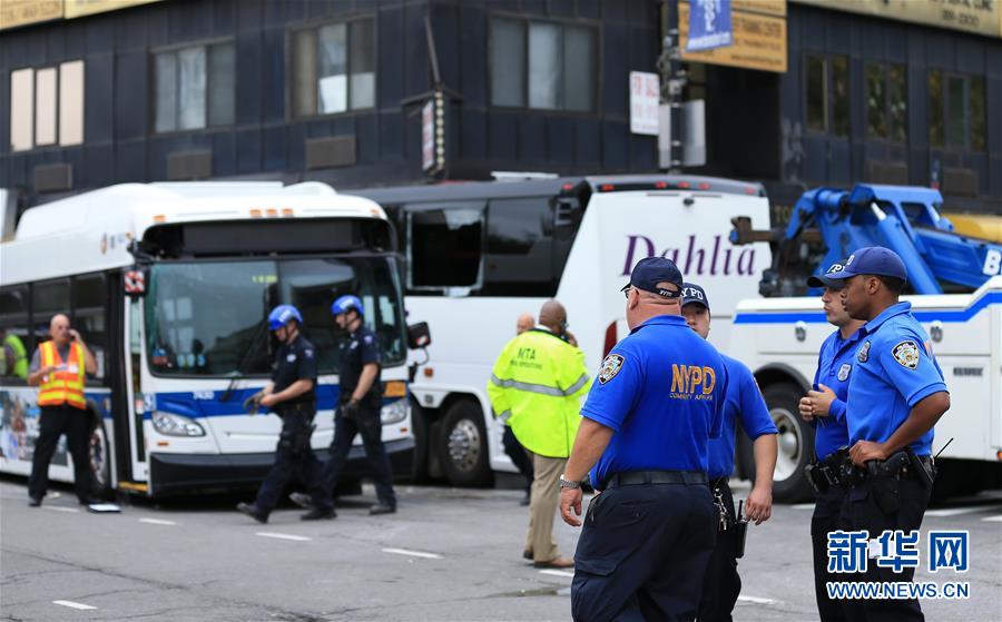 （国际）（2）美国纽约发生客车相撞事故3人死亡