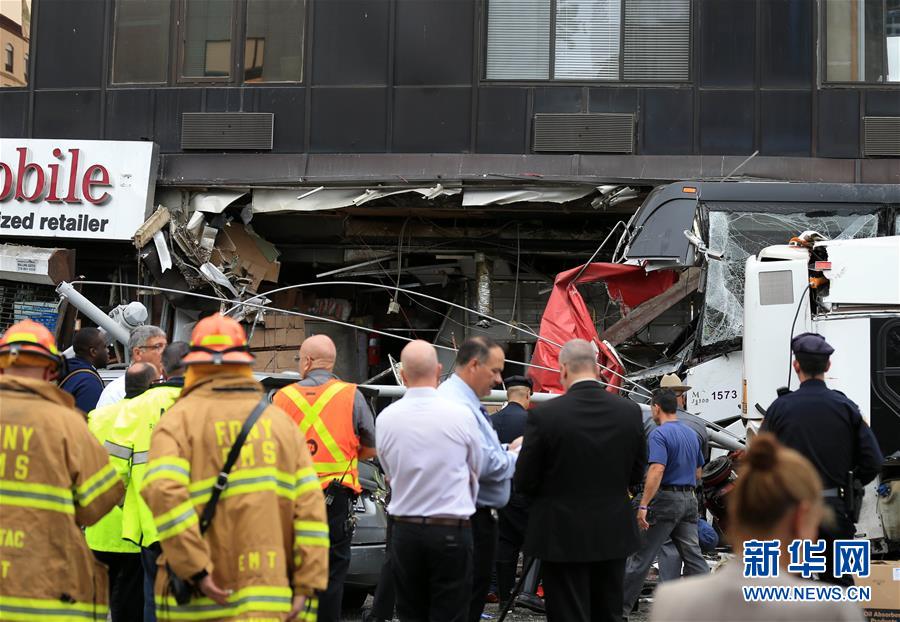 （国际）（3）美国纽约发生客车相撞事故3人死亡