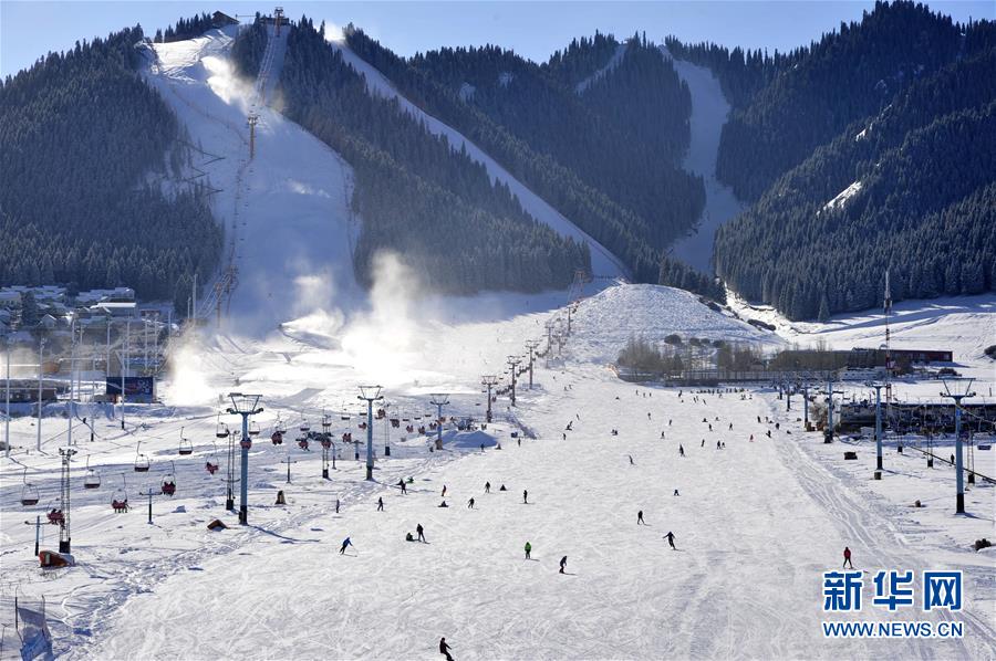 （社会）（1）乌鲁木齐迎来滑雪季