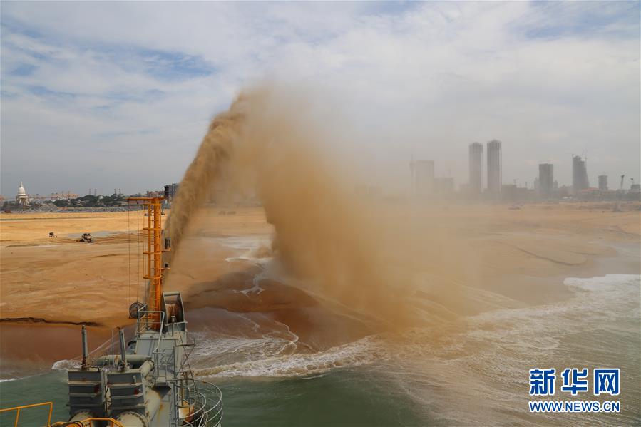 （国际·图文互动）（1）吹沙造地 筑梦南亚——探访中国“万顷沙”号耙吸吹沙船