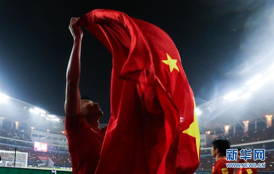 （体育）（20）足球——世预赛：中国队战胜韩国队