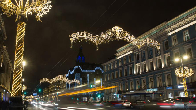 聖彼得堡亮燈迎新年