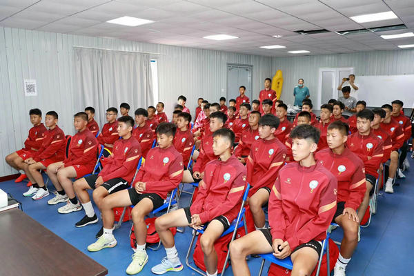 天津足协U13、U15代表队出征首届中国青少年足球联赛全国总决赛