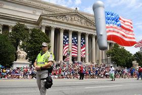 华盛顿举行独立日游行